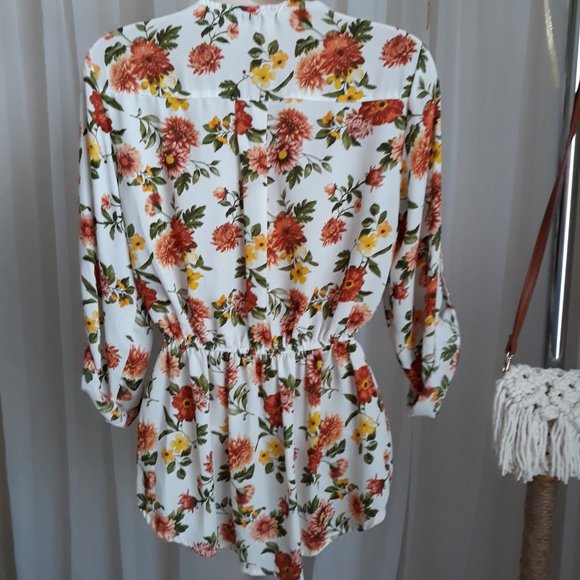 WOMEN'S FLORAL BLOUSE / SIZE SMALL / BRAND rue 21 - Picture 7 of 8